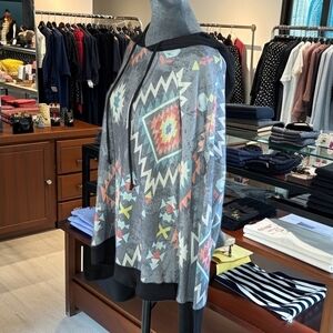 Avery Women's M Pullover Hoodie Geometric Pattern Gray Black Multicolor